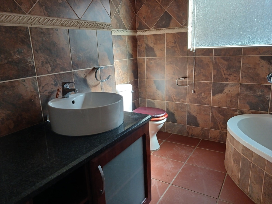 To Let 4 Bedroom Property for Rent in Schoemansville North West